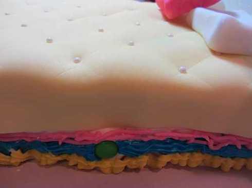 BedCake-Pea-OnceUponAMattress